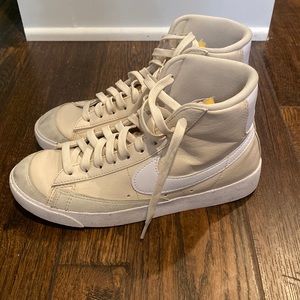 Women’s Nike blazer size 8